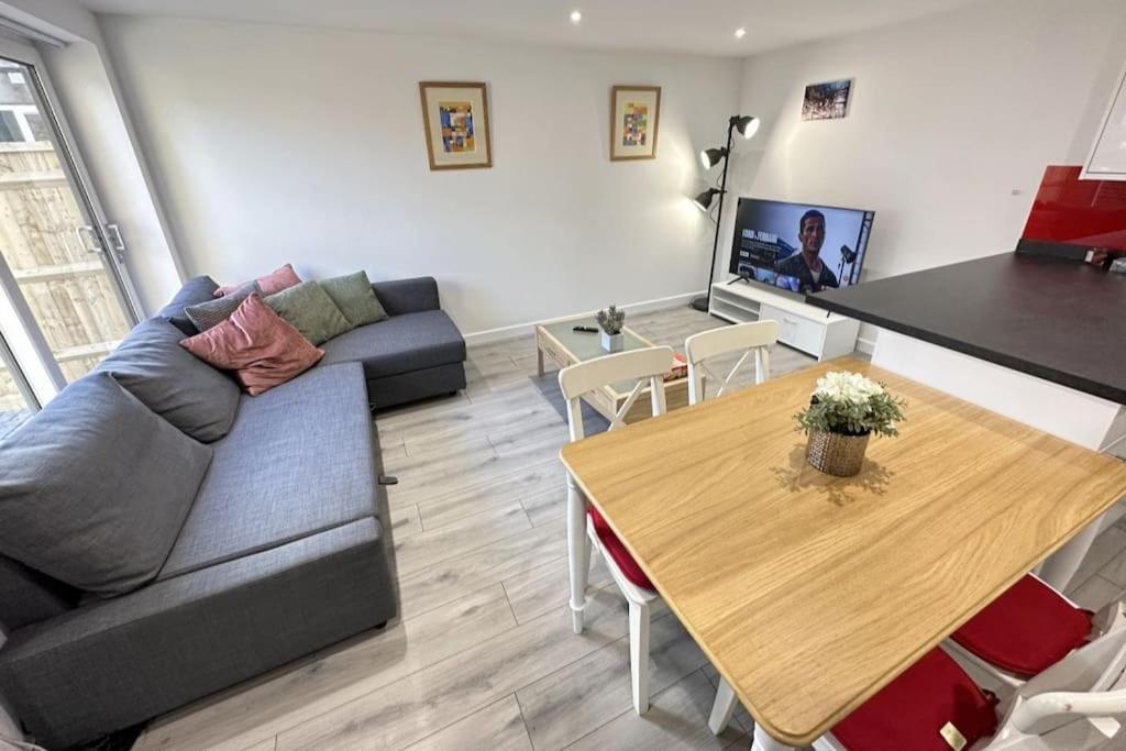 Charming New 2Br Detached House-Central Headington- Wi-Fi, Netflix, Top Location Oxford Exteriör bild