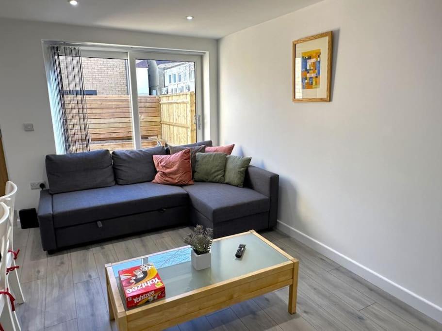 Charming New 2Br Detached House-Central Headington- Wi-Fi, Netflix, Top Location Oxford Exteriör bild