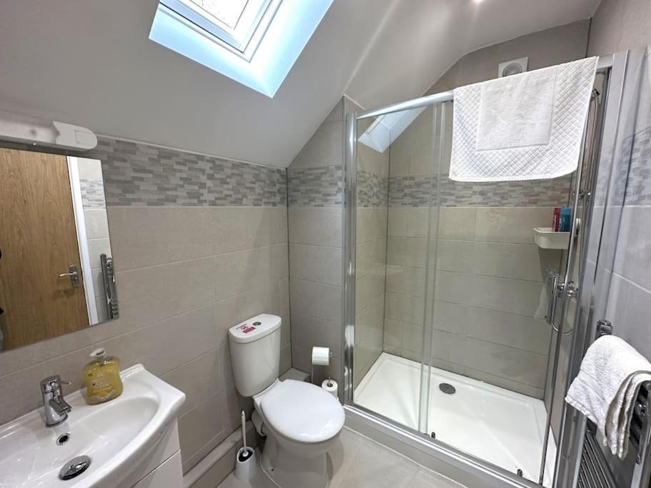 Charming New 2Br Detached House-Central Headington- Wi-Fi, Netflix, Top Location Oxford Exteriör bild